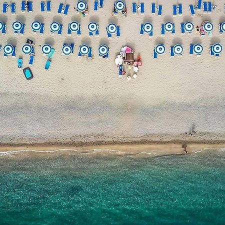 Club Esse Aquilia Beach Village Badolato Marina Екстериор снимка
