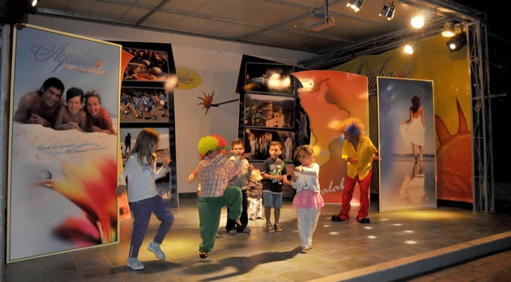 Club Esse Aquilia Beach Village Badolato Marina Екстериор снимка