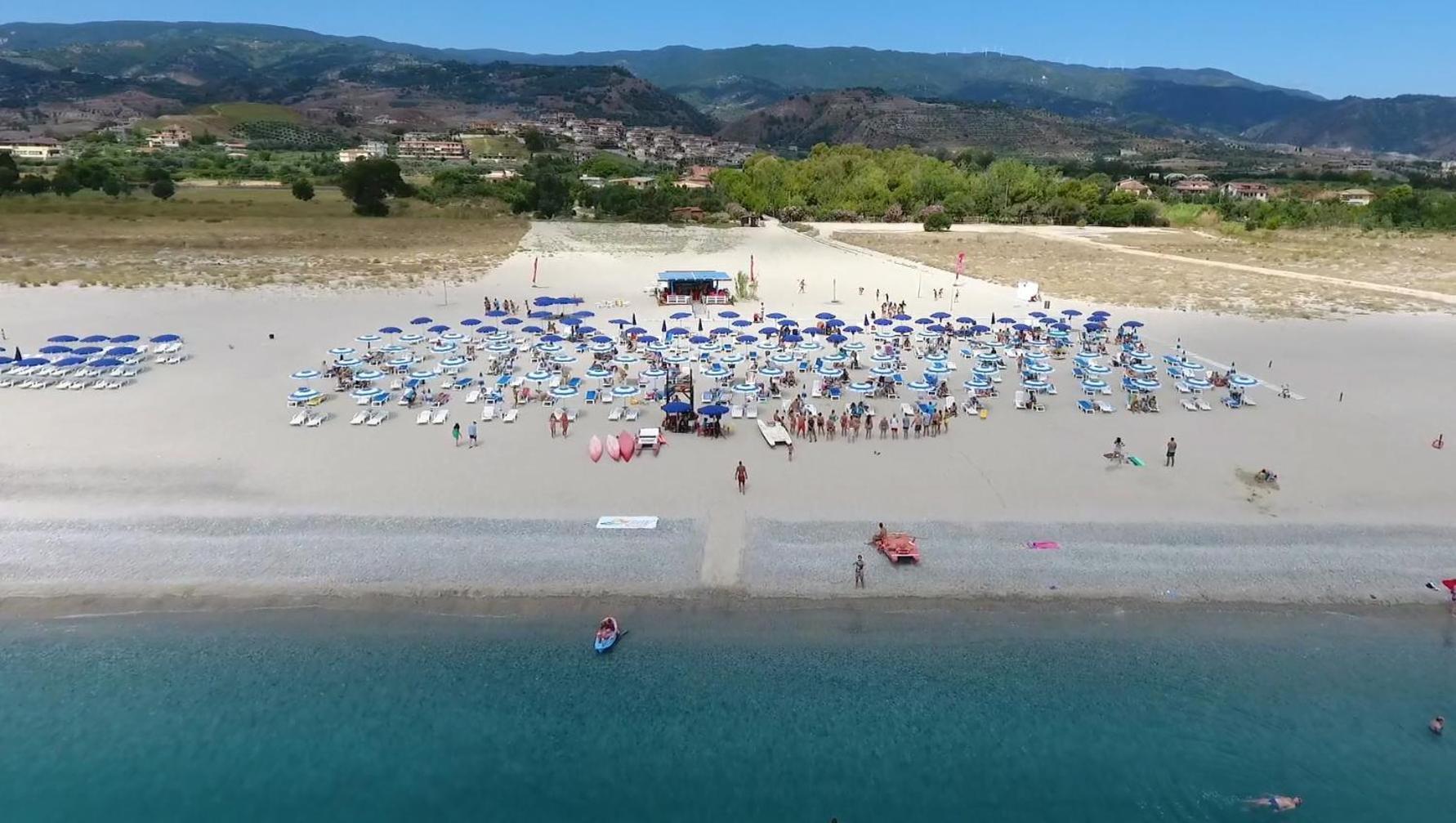 Club Esse Aquilia Beach Village Badolato Marina Екстериор снимка